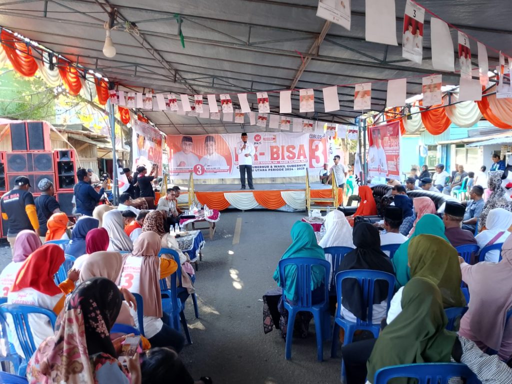 MK ketika kampanye di Desa Fogi, Kepulauan Sula.(Foto: Hamdi/malutpost.com)