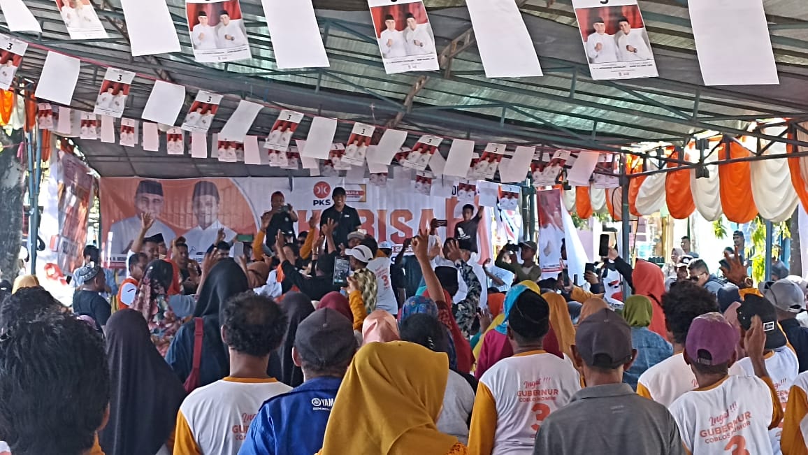 Ribuan pendukung MK-BISA menghadiri kampanye Muhammad Kasuba di Kepulauan Sula.