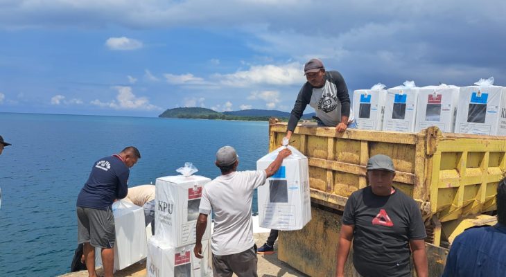 KPU Pulau Taliabu Mulai Distribusi Logistik di Tiga Kecamatan