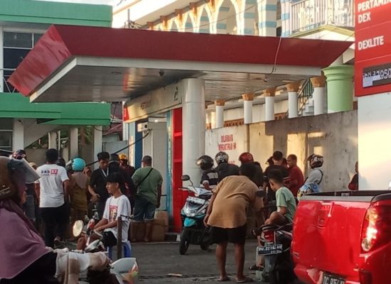 Lagi, SPBU di Ternate Utamakan Pengecer, Pemerintah dan Penegak Hukum Diminta Tindak