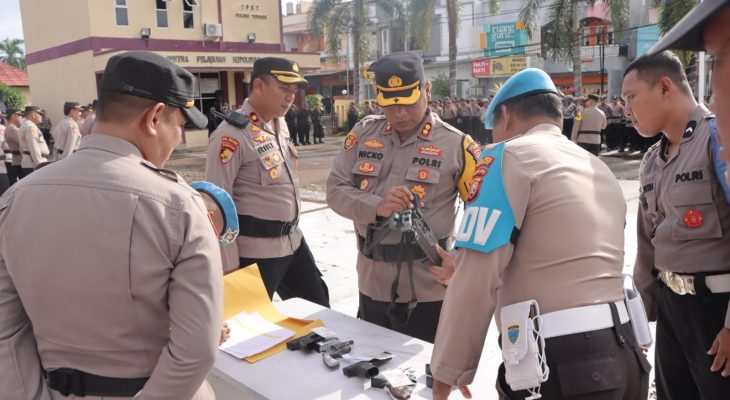 Kapolres Ternate Cek Senjata Api Anggota, Pastikan Digunakan Sesuai Prosedur