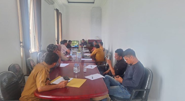 Merasa Dibohongi Pihak Ketiga, Komisi III Minta Pekerjaan Lanjutan Jalan Dalam Kota Bobong Dihentikan