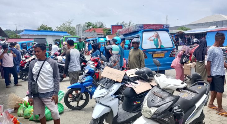 H-2 Ramadan, Pasar Makdahi dan Basanohi Kepulauan Sula Dipadati Pengunjung