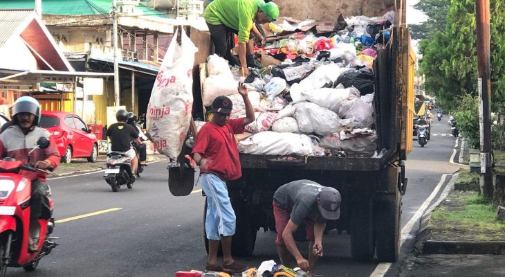 Petugas Sampah Kerja Tanpa Pelindung Diri, DPRD Akan Panggil DLH