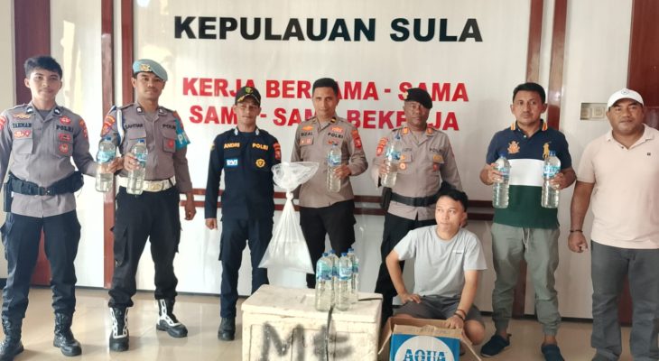 Polres Kepulauan Sula Amankan 8 Botol Captikus dan ABK Kapal KM. Barcelona