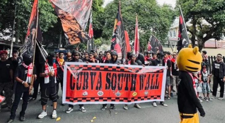Curva Southwall Kecam Suporter Semen Padang yang Lontarkan Chants Makian