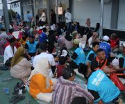 Waka Polres Sula, Kompol Arsad Ali Noh saat lakukan periksaan Senpi.(Foto: istimewa)