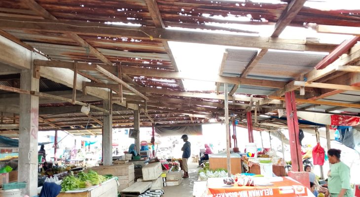 Dalam Waktu Dekat Atap Pasar Ikan Lama di Kepulauan Sula Diperbaiki