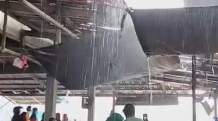 Atap Rusak, Hujan Basahi Dagangan Penjual, Kadis Perindagkop Kepulauan Sula Disebut tak Tepati Janji