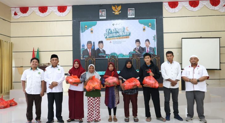 Kanwil Kemenag Maluku Utara Bagikan 142 Sembako di Festival Ramadan