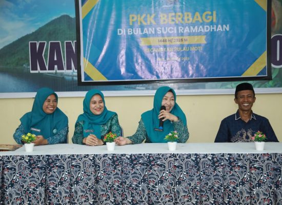 PKK Kota Ternate Berbagi di Kecamatan Pulau Moti