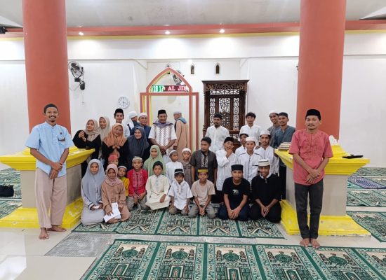 Gelar Ramadhan Berkah, Karang Taruna Desa Bicoli Santuni Anak Yatim dan Bukber