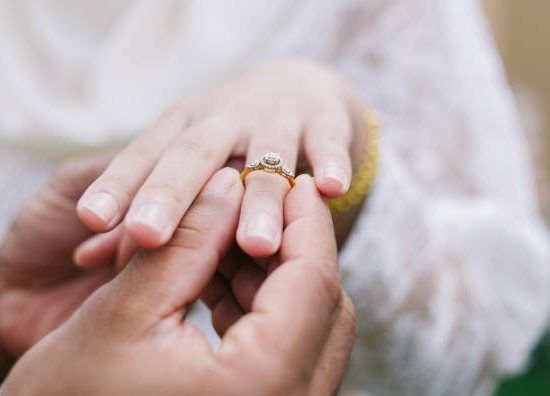 Kadis Nakertrans Kepulauan Sula Tanggapi Tuduhan Nikah Diam-Diam