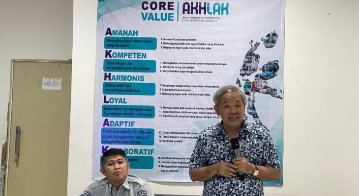 Motivator Aqua Dwipayana Sampaikan Materi di Jasa Raharja Ternate 