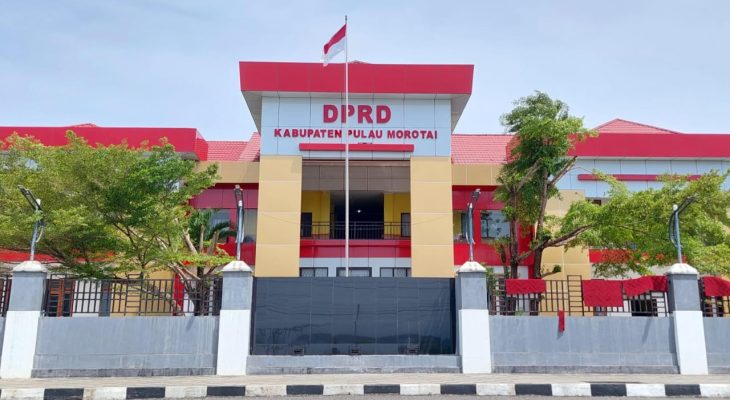 Akui Ganti Sekwan Tak Sesuai Prosedur, Bupati Morotai Rusli Sibua Minta Maaf ke DPRD