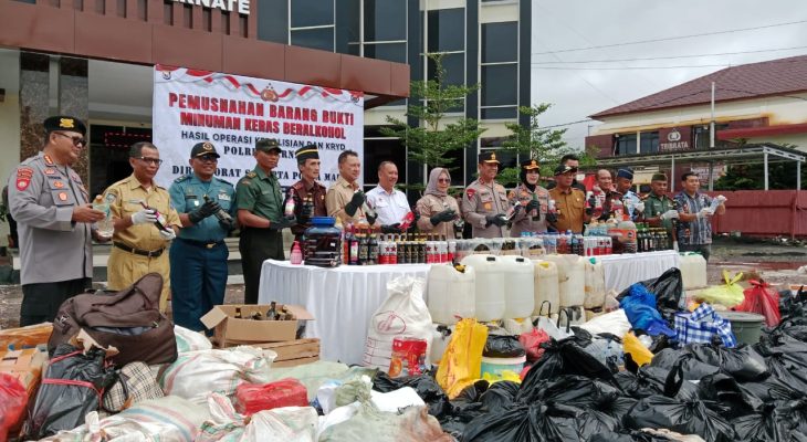 Polda Maluku Utara Musnahkan Ribuan Miras Hasil Sitaan, Kapolda: Perlu Ada Perda Larangan Edar dari Pemda