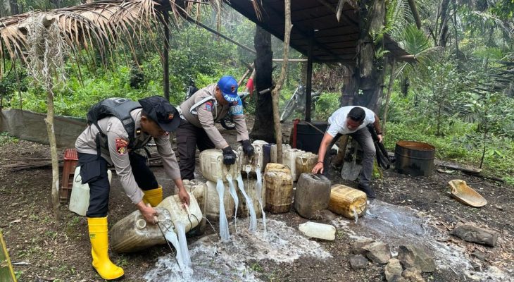 Polres Halmahera Selatan Grebek Tempat Produksi Cap Tikus di Gane Barat Utara