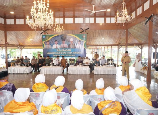 Wali Kota Ternate Resmi Lepas Jemaah Calon Haji Musim 1446 Hijriyah 
