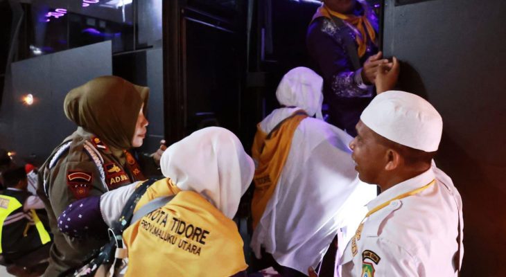 386 Jemaah Calon Haji Maluku Utara Diberangkatkan Menuju Embarkasi Makassar