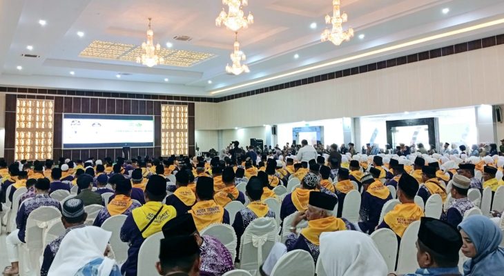 Pelepasan Jemaah Haji Maluku Utara, Gubernur Beri Uang Saku