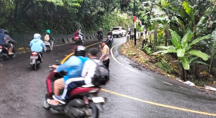 Polisi Selidiki Tumpahan Minyak Tanah di Jalan Raya Ngade, Ternate