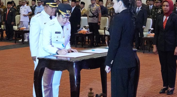 Lantik Bupati dan Wakil Bupati Pulau Taliabu, Ini Harapan Gubernur Malut