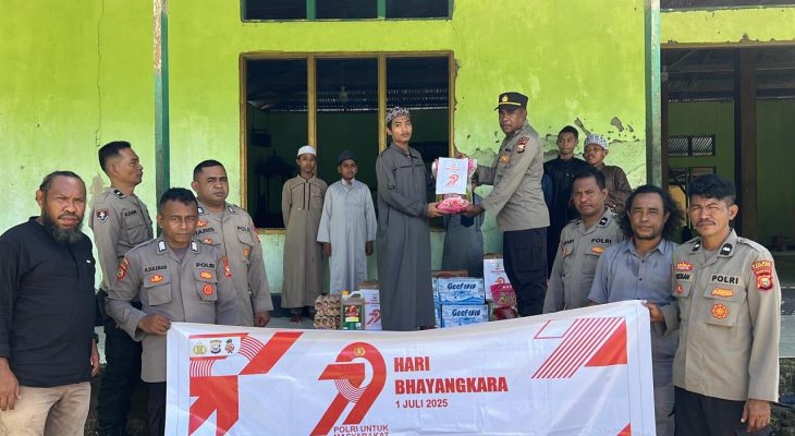 Polsek Sanana Salurkan Bantuan Sembako ke Pondok Pesantren dan Warga