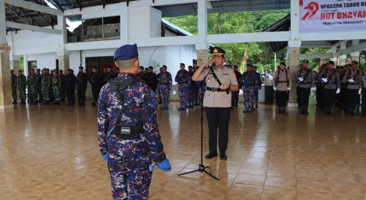 Polres Kepulauan Sula Gelar Upacara Tabur Bunga Sebagai Bentuk Penghormatan Kepada Pahlawan