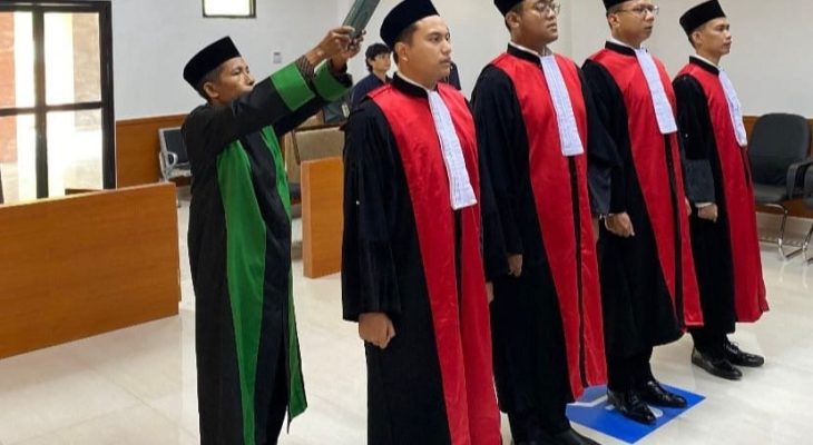 Ketua PN Kelas II Sanana Lantik Empat Hakim, Berikut Namanya