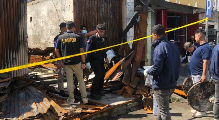 Selidiki Kebakaran Ruko di Gamalama Ternate, Tim Labfor Polda Sulawesi Utara Ambil Sampel 