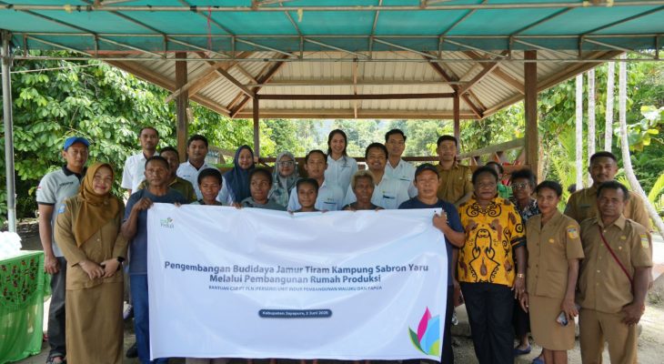 PLN UIP MPA Dukung Ketahanan Pangan dan Ekonomi Desa Lewat Budidaya Jamur Tiram di Kampung Sabron Yaru