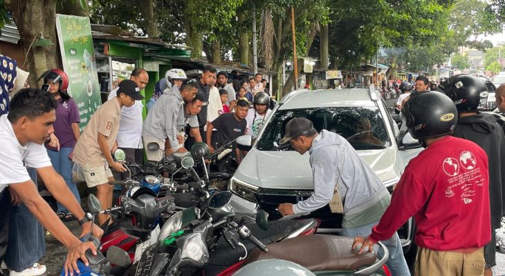 Kecepatan Tinggi, Mobil BR-V di Ternate Tabrak 7 Sepeda Motor