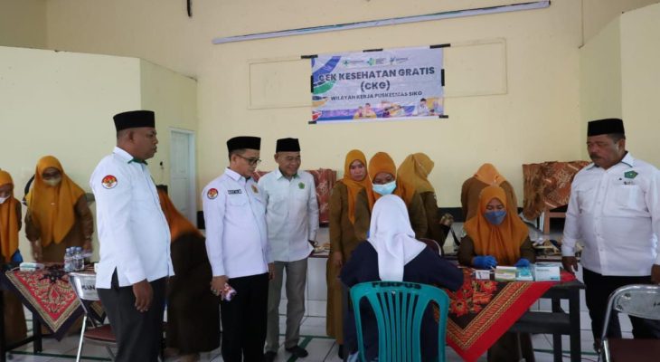 Kakanwil Kemenag Malut Tinjau Program Cek Kesehatan Gratis di MAN 1 Ternate