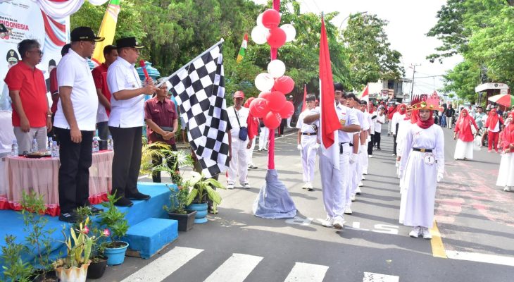 Wali Kota dan Wawali Ternate Buka Kegiatan Gerak Jalan di SMP Negeri 2