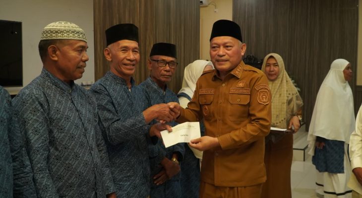 Lepas 72 Jamaah Umrah, Wagub Maluku Utara Ingatkan Tiga Nilai Ibadah