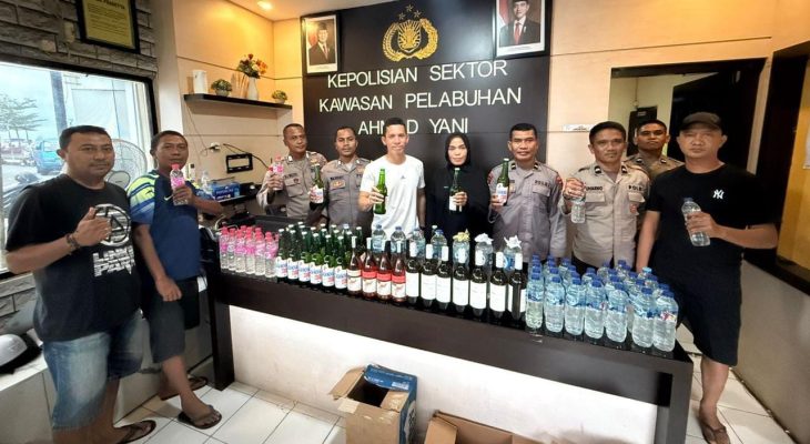 Pimpinan Razia, Wakapolres dan Anggota Temukan Puluhan Miras Berbagai Jenis tanpa Pemilik
