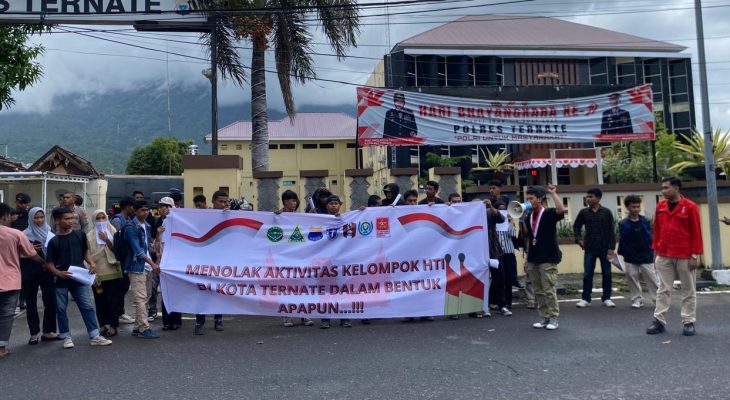 Datangi Polres Ternate, Puluhan Pemuda Desak Aparat  Penegak Hukum Cegah Kelompok Hizbut Tahrir