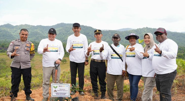 PLN UIP MPA Wujudkan Komitmen Lingkungan Melalui Penanaman Pohon di Kabupaten Jayapura