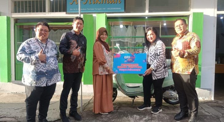 BRImo Bawa Berkah, Nasabah BRI Ternate Dapat Hadiah Vespa Primavera