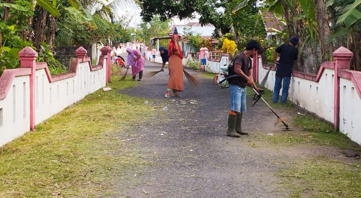 World Cleanup Day 2025: Pemerintah Kecamatan Moti Gelar Bakti Bersih Kampung dengan Masyarakat