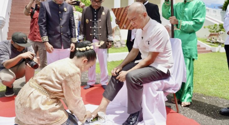 Kunjungi Maluku Utara, Prof Reda Manthovani Terima Gelar Satria Penjaga Pintu Penegak Keadilan dari Kesultanan Ternate