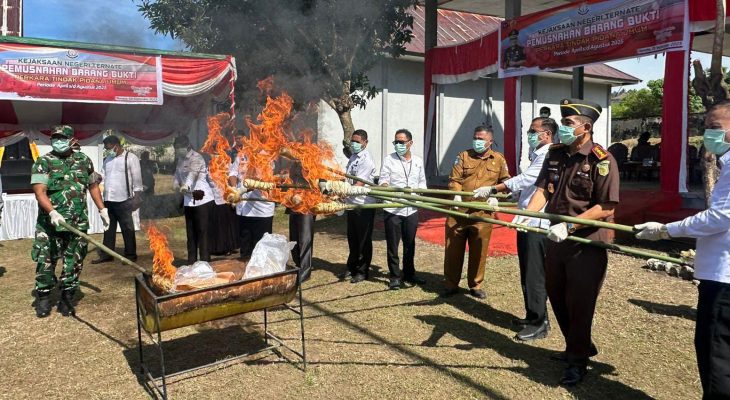 Kejari Ternate Musnahkan Ratusan Gram Sabu Berkekuatan Hukum Tetap