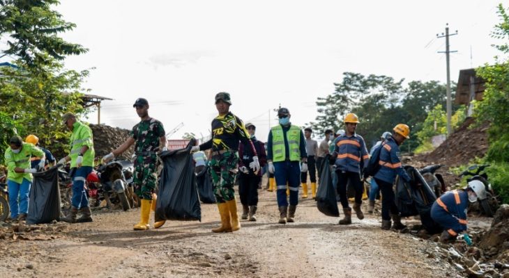 Satukan Langkah di World Cleanup Day, Harita Nickel dan Masyarakat Kawasi Bersih Sampah dan Lingkungan