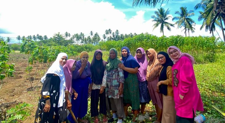 Temui Kelompok Tani Perempuan di Daruba, Begini Pesan Nazlatan Uhkra Kasuba