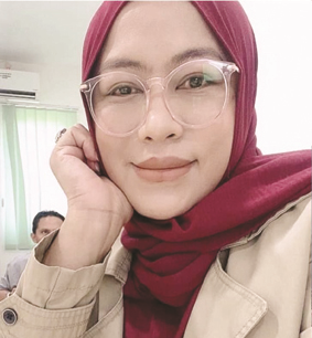 Raih Gelar Doktor Perempuan Pertama Jebolan Unkhair