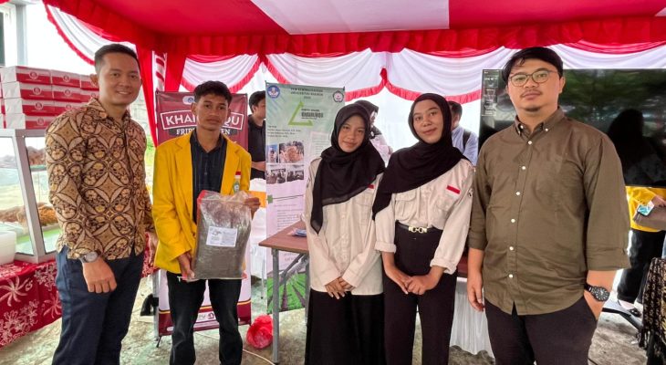 Dukung Pertanian Organik, Tim PKM Kewirausahaan Unkhair Ciptakan Kompos KhairunQu
