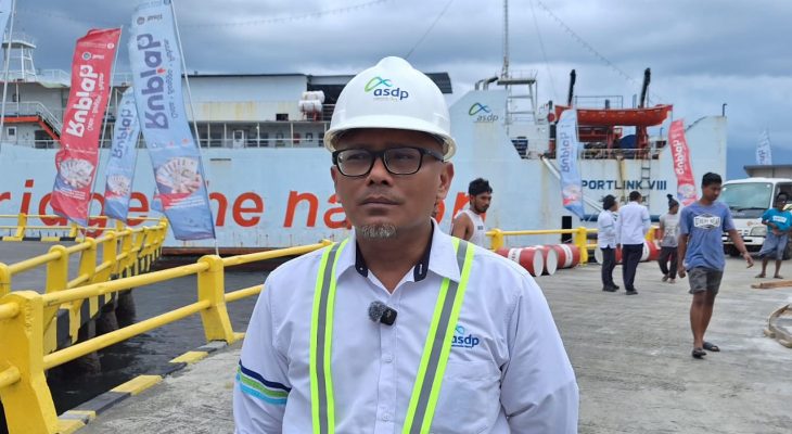 Cuaca Buruk: ASDP Ternate Tunda Pelayaran, Kapal Feri dari Sofifi Dihantam Gelombang, Railing Dermaga Patah