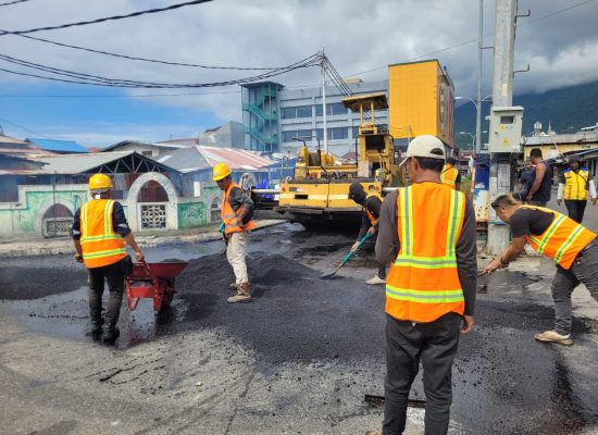 Pemeliharaan 27 Ruas Jalan di Kota Ternate Mulai Dikerjakan