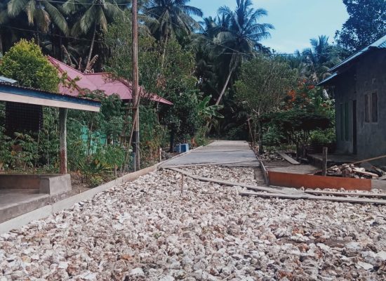 Pemdes Wayatim Alokasikan DD 2025 Ratusan Juta untuk Pembangunan Jalan Rabat Beton