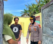 Kapolres Ternate Tinjau Tiga Rumah Warga yang Rusak di Hiri Sekaligus Beri Bantuan